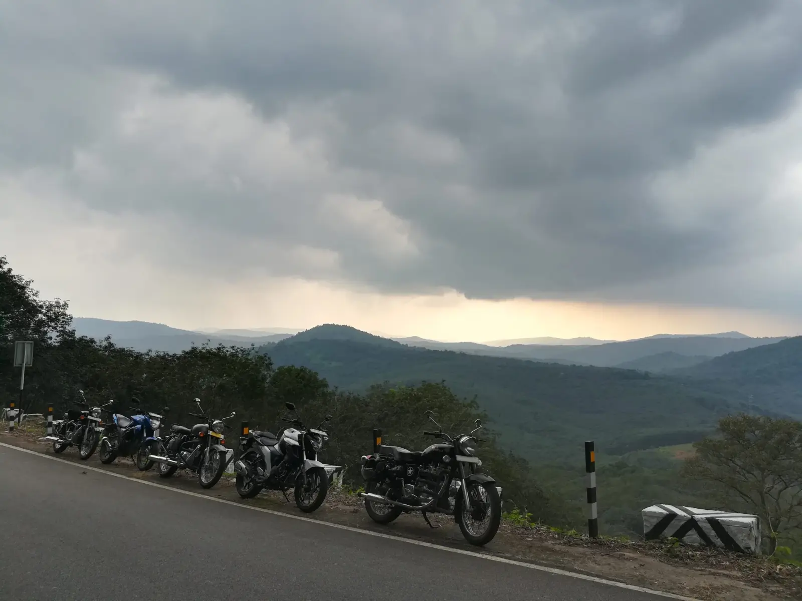TVS Apache RTR 160 4V 2020, one-hand ride — photo 3