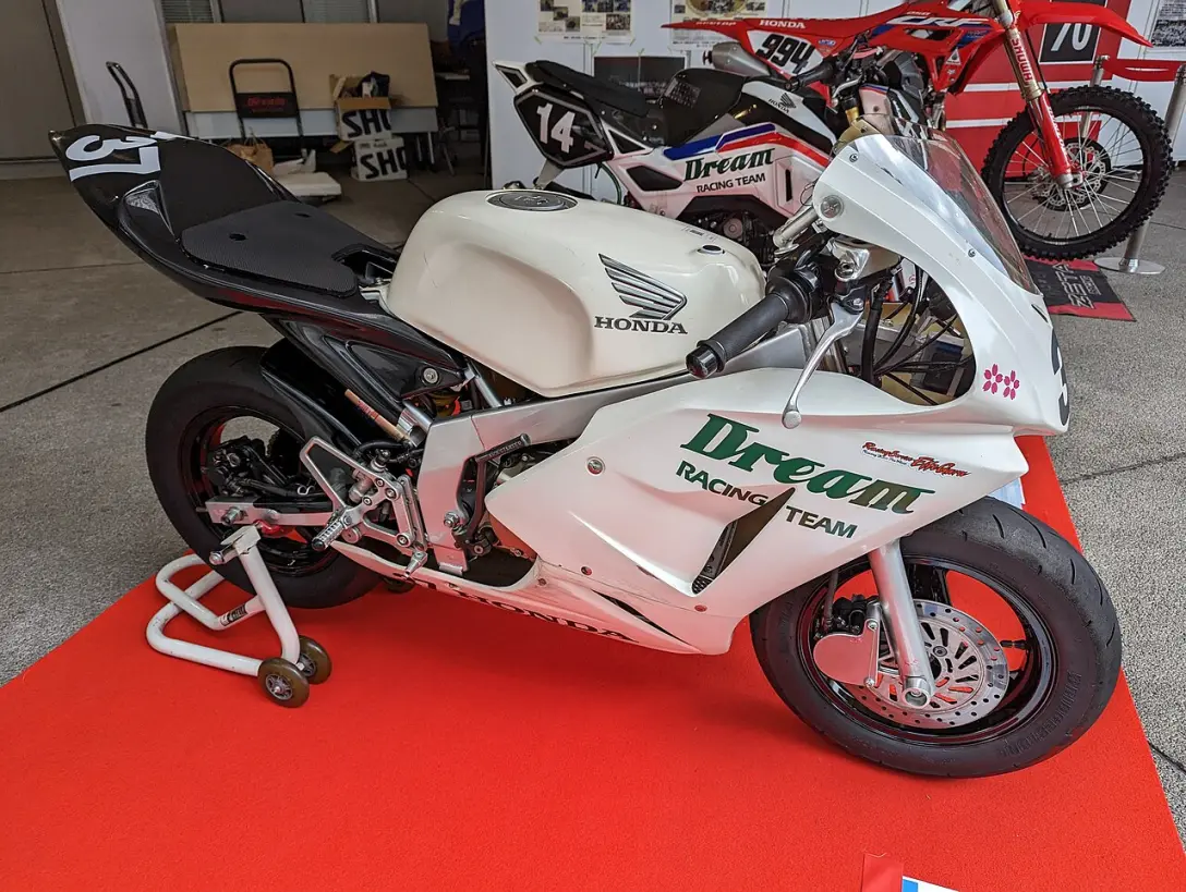 Yamaha R15 v3 2021, Indo, low mileage — photo 1