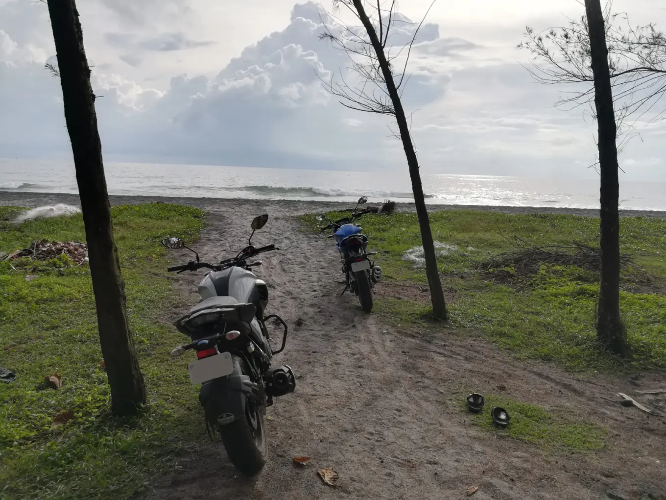 Yamaha R15 v3 2021, Indo, low mileage — photo 3